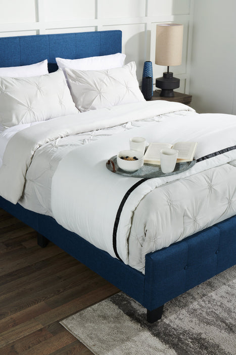 Page Upholstered Bed in Blue Linen-Look Fabric, Button Tufted - Queen Size