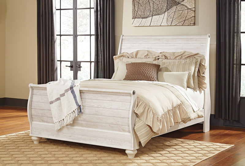 Willowton 6pc Bedroom Set with Sleigh Bed, Dresser, Mirror & Nightstand, Whitewash - Queen Size
